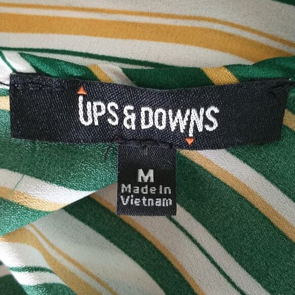 Ups & Downs Crop Top Women's Size M Green Striped Long Bell Sleeve - Picture 2 of 16